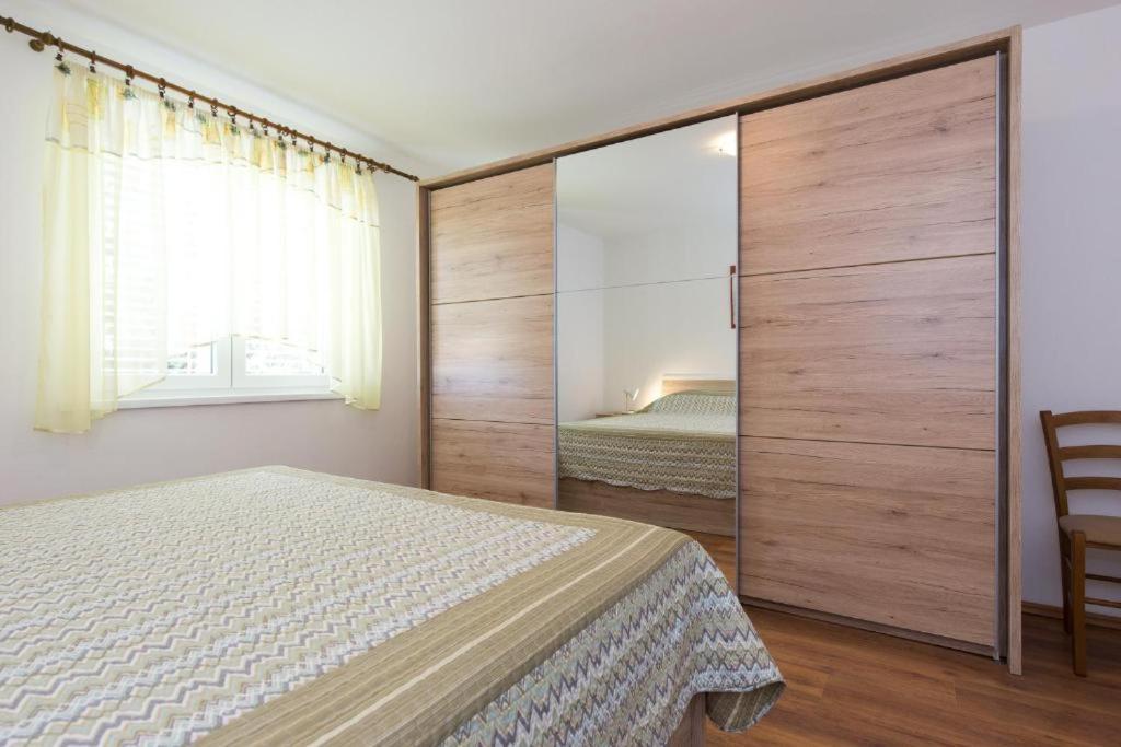 Apartments Hodanic Krk Town Exterior foto