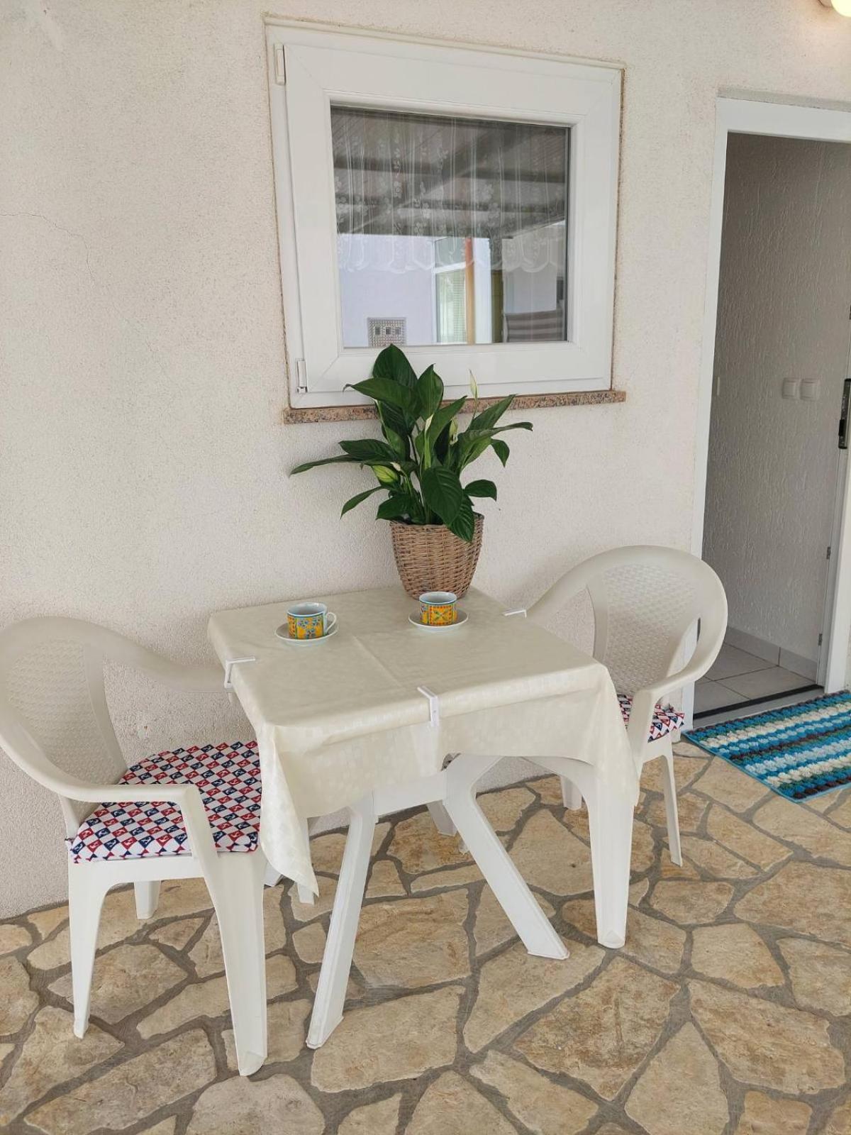 Apartments Hodanic Krk Town Quarto foto